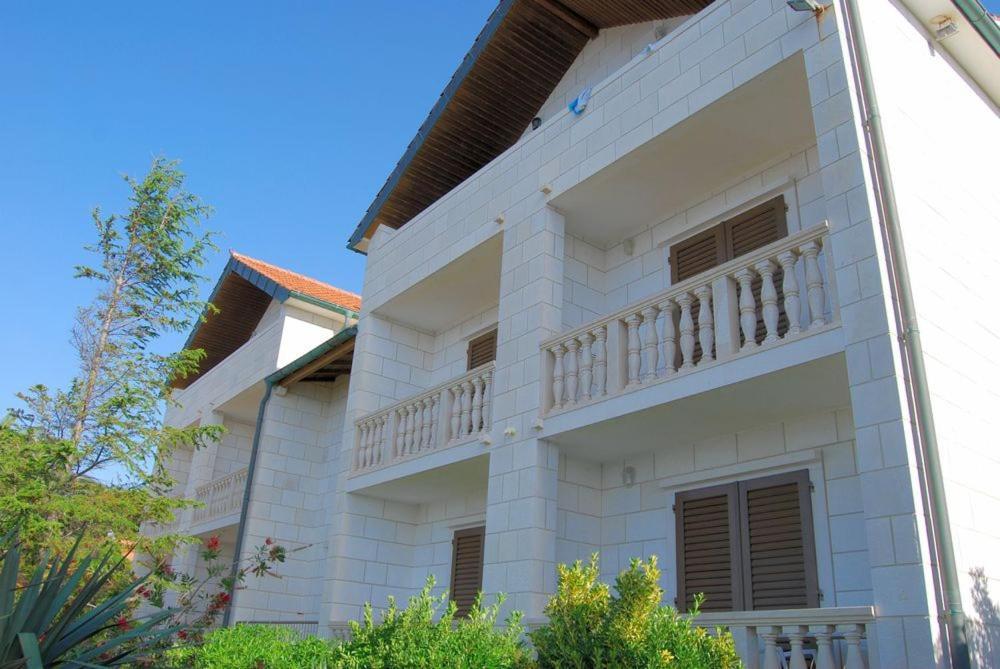 Apartmenthaus Punta **** Splitska Exterior foto