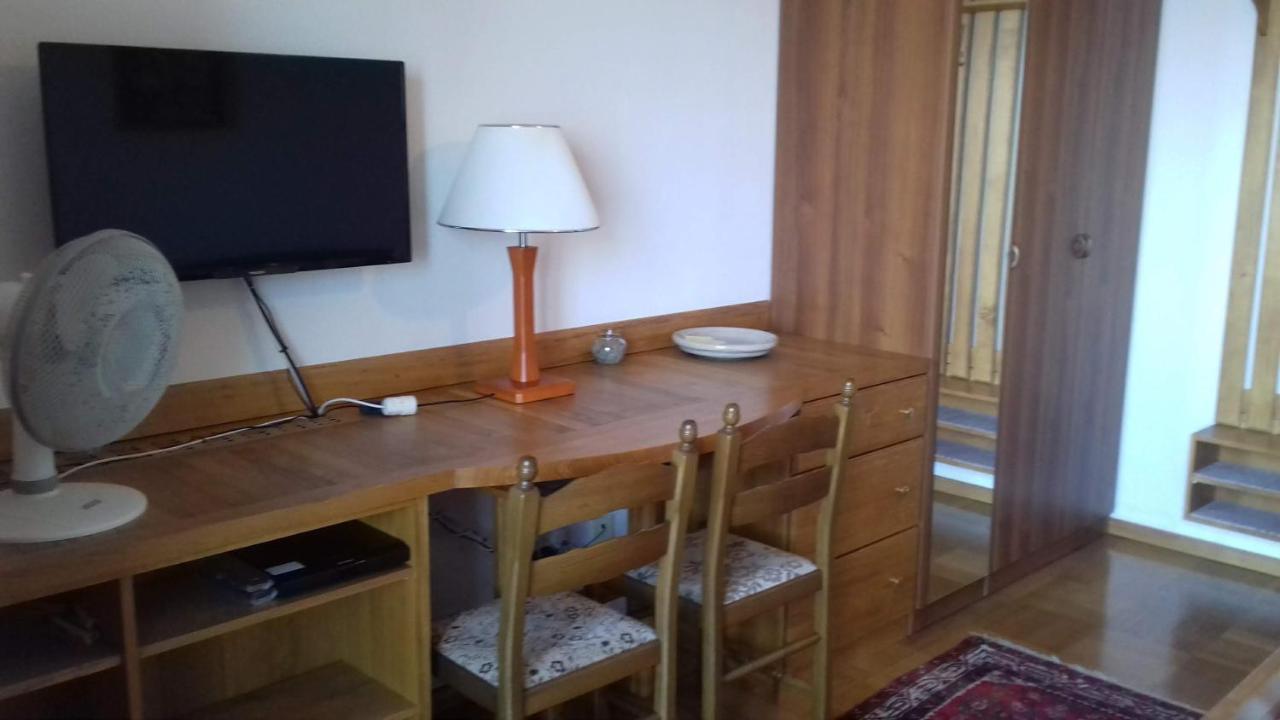Apartmenthaus Punta **** Splitska Exterior foto