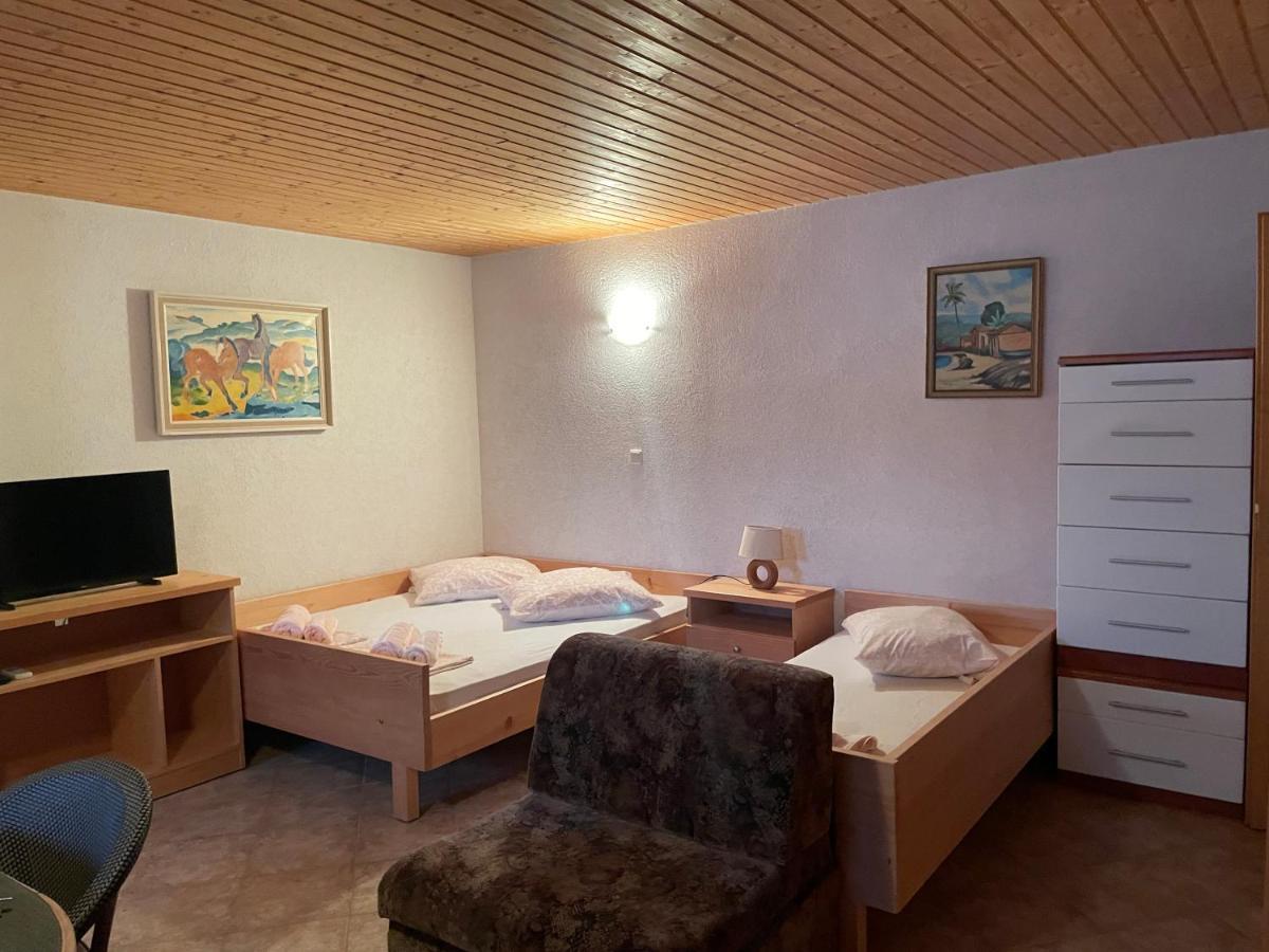 Apartmenthaus Punta **** Splitska Exterior foto