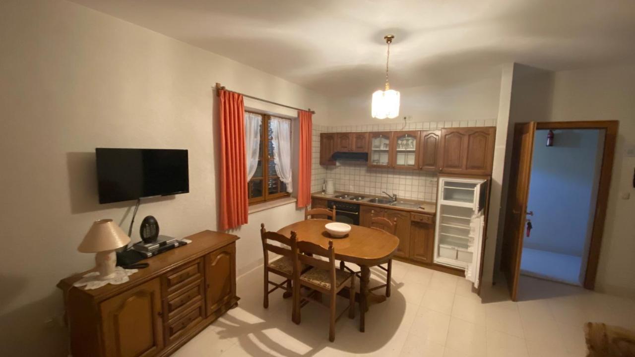 Apartmenthaus Punta **** Splitska Exterior foto